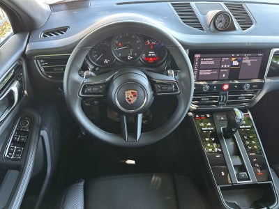 2025 Porsche Macan Macan