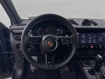 2025 Porsche Macan Base