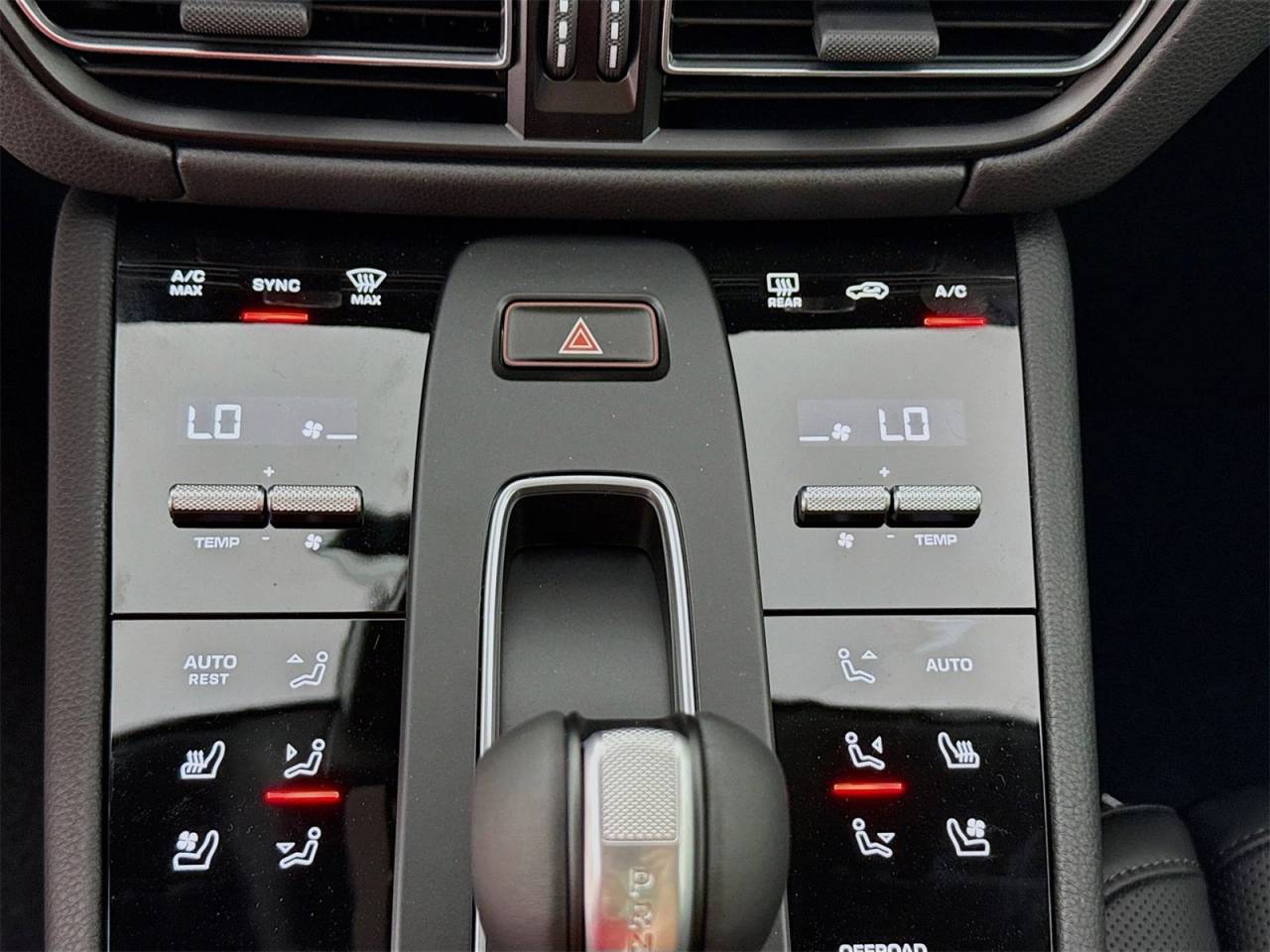 2025 Porsche Macan Macan