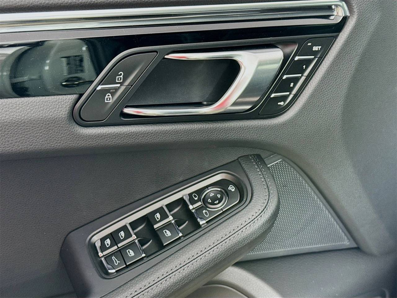 2025 Porsche Macan Macan