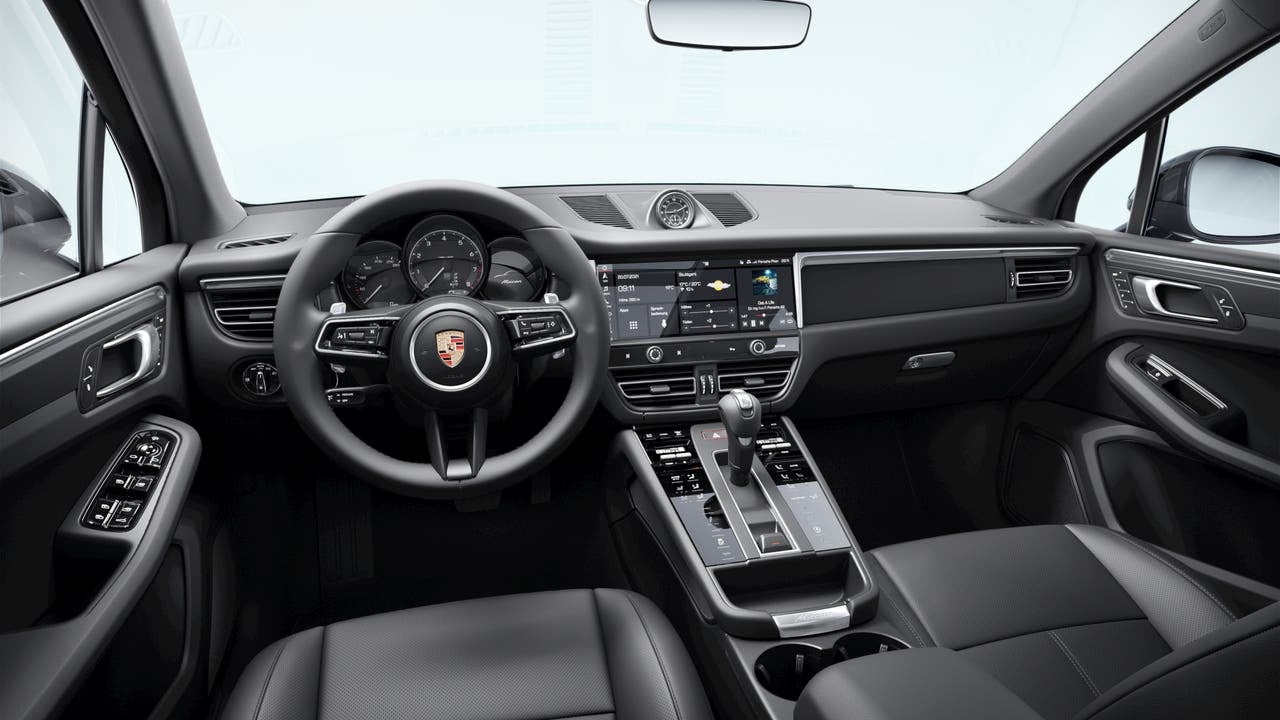 2025 Porsche Macan Base
