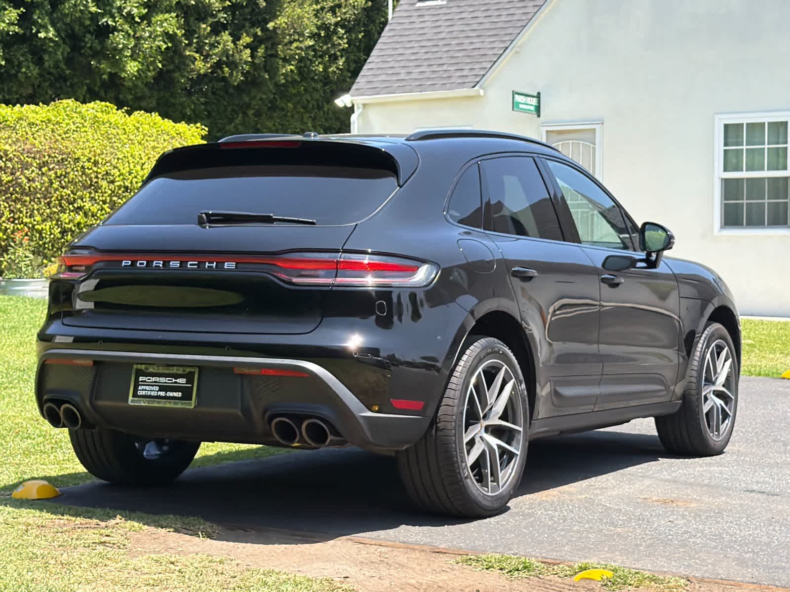 2026 Porsche Macan Macan