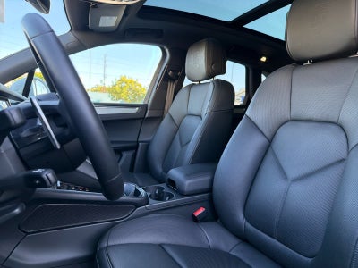 2026 Porsche Macan Macan