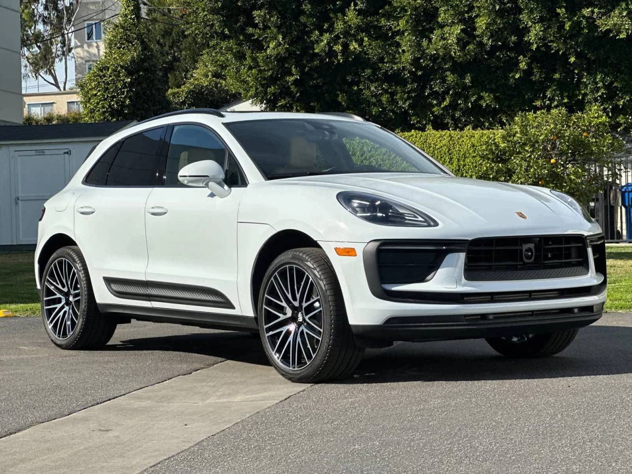 2026 Porsche Macan AWD