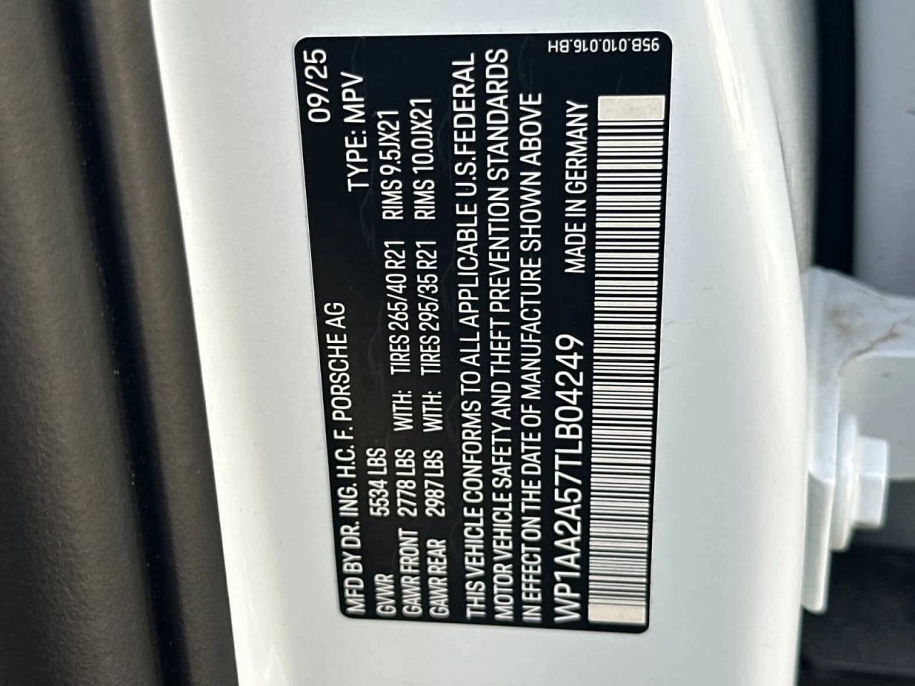 2026 Porsche Macan AWD