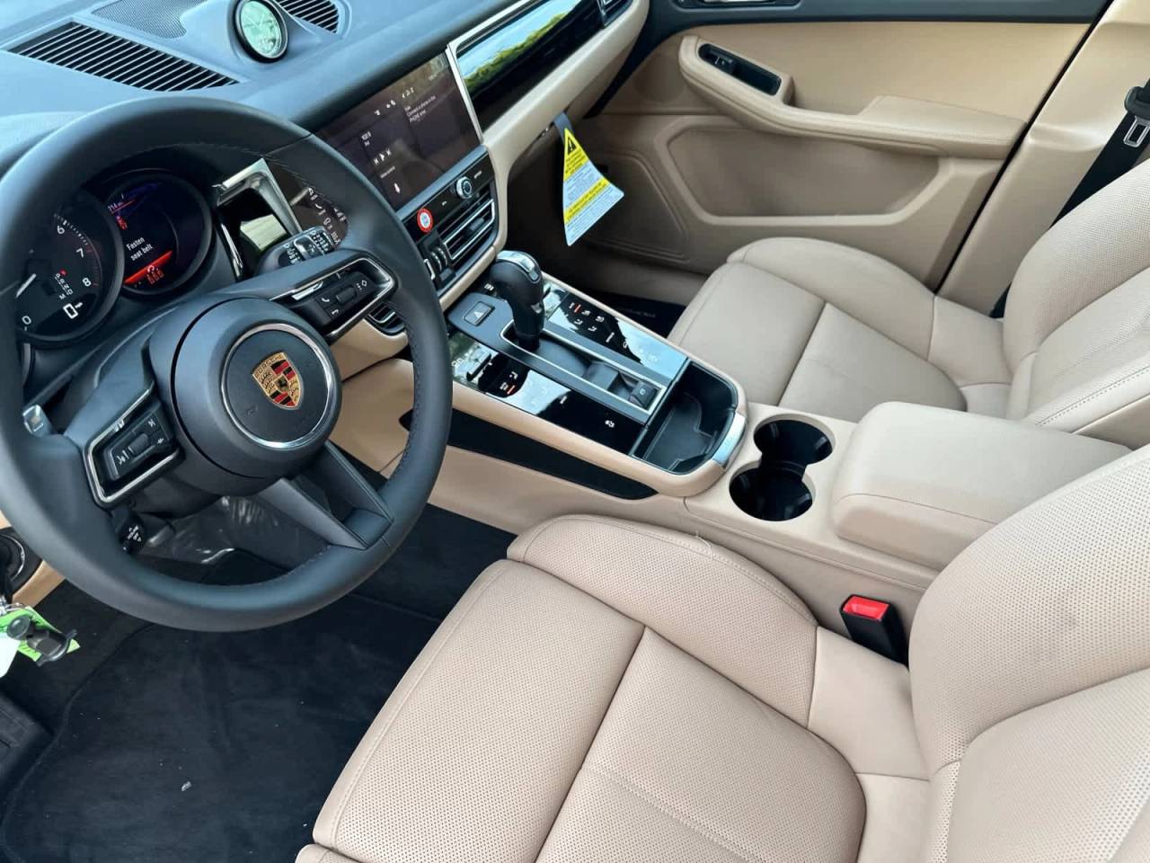 2026 Porsche Macan AWD