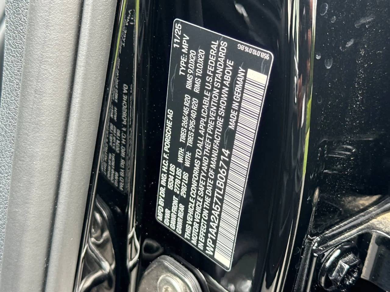 2026 Porsche Macan Base