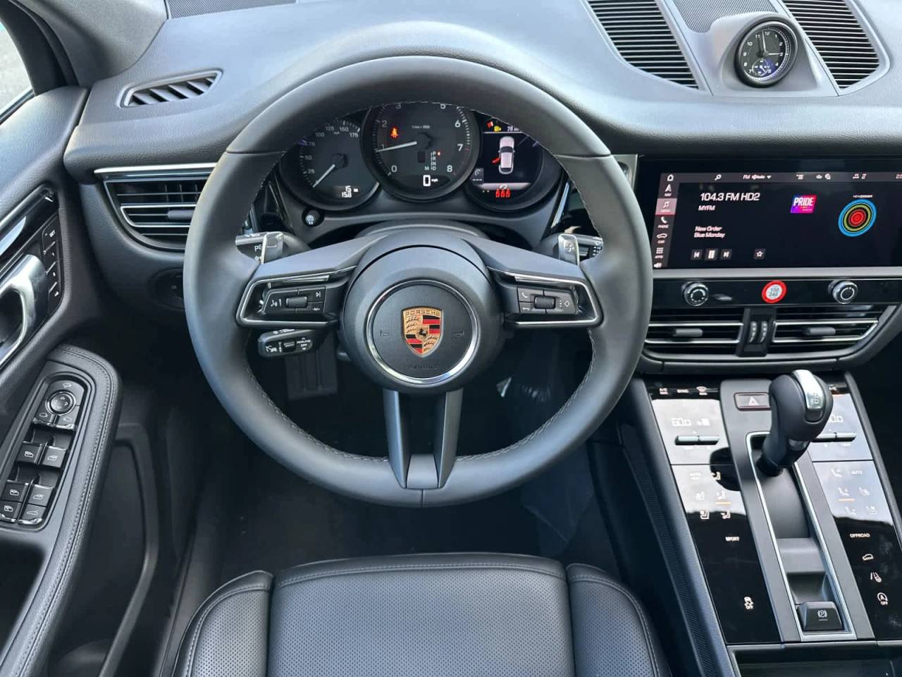 2026 Porsche Macan Base