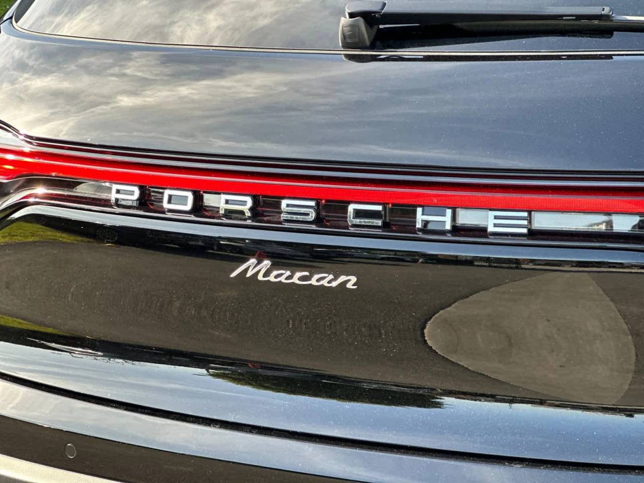 2026 Porsche Macan Base