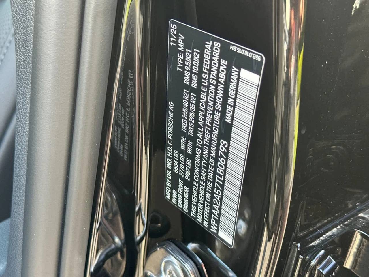 2026 Porsche Macan Base