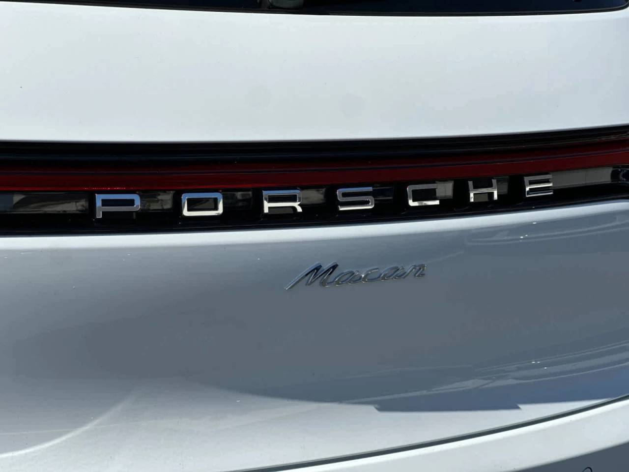 2026 Porsche Macan Base
