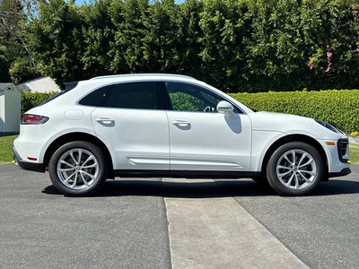 2026 Porsche Macan Base