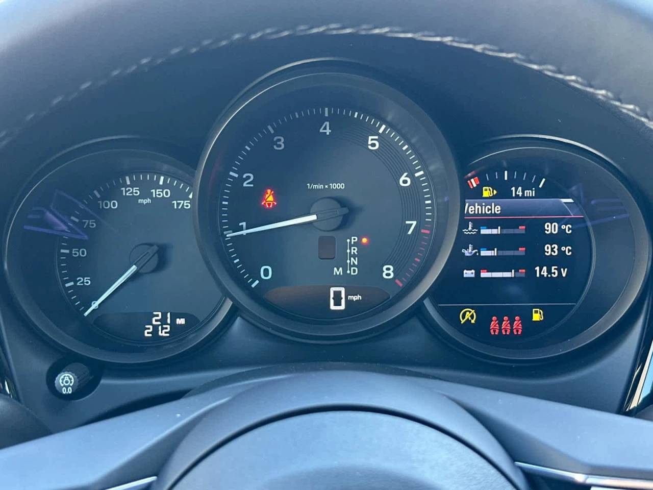 2026 Porsche Macan Base