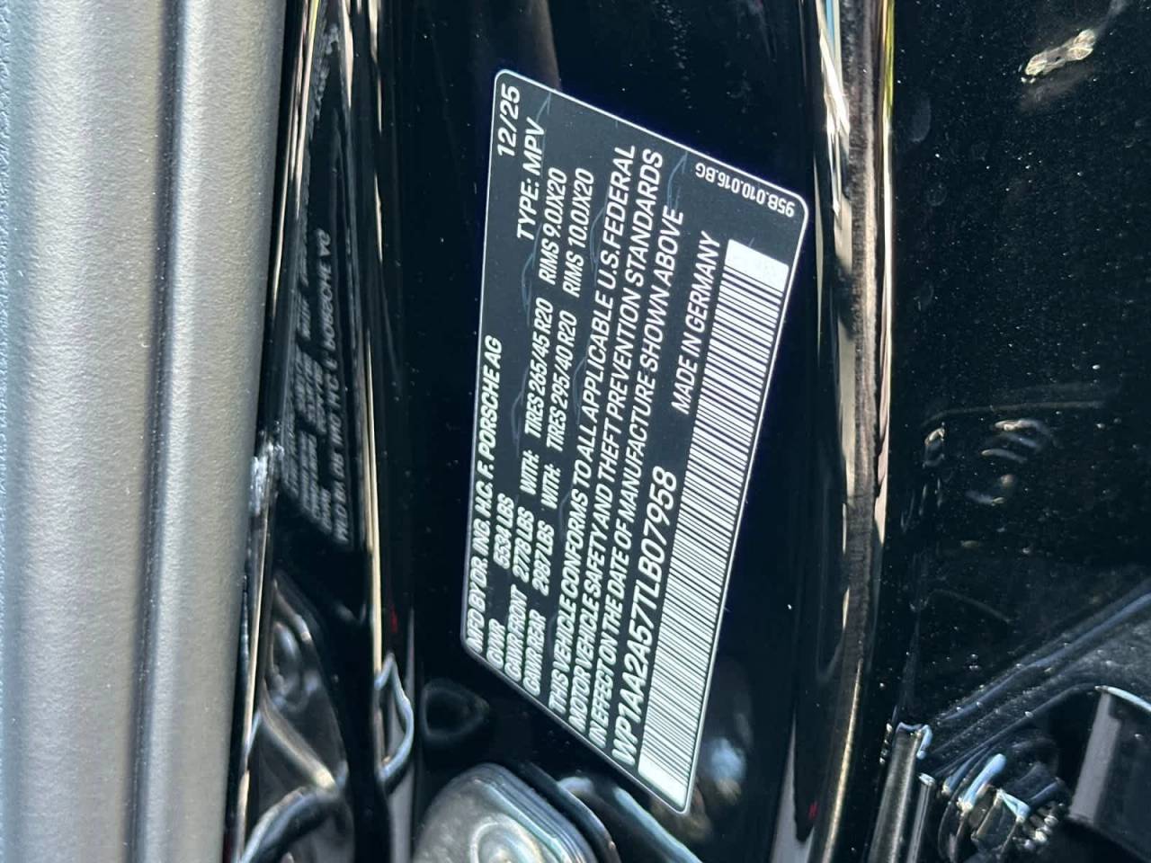 2026 Porsche Macan Base