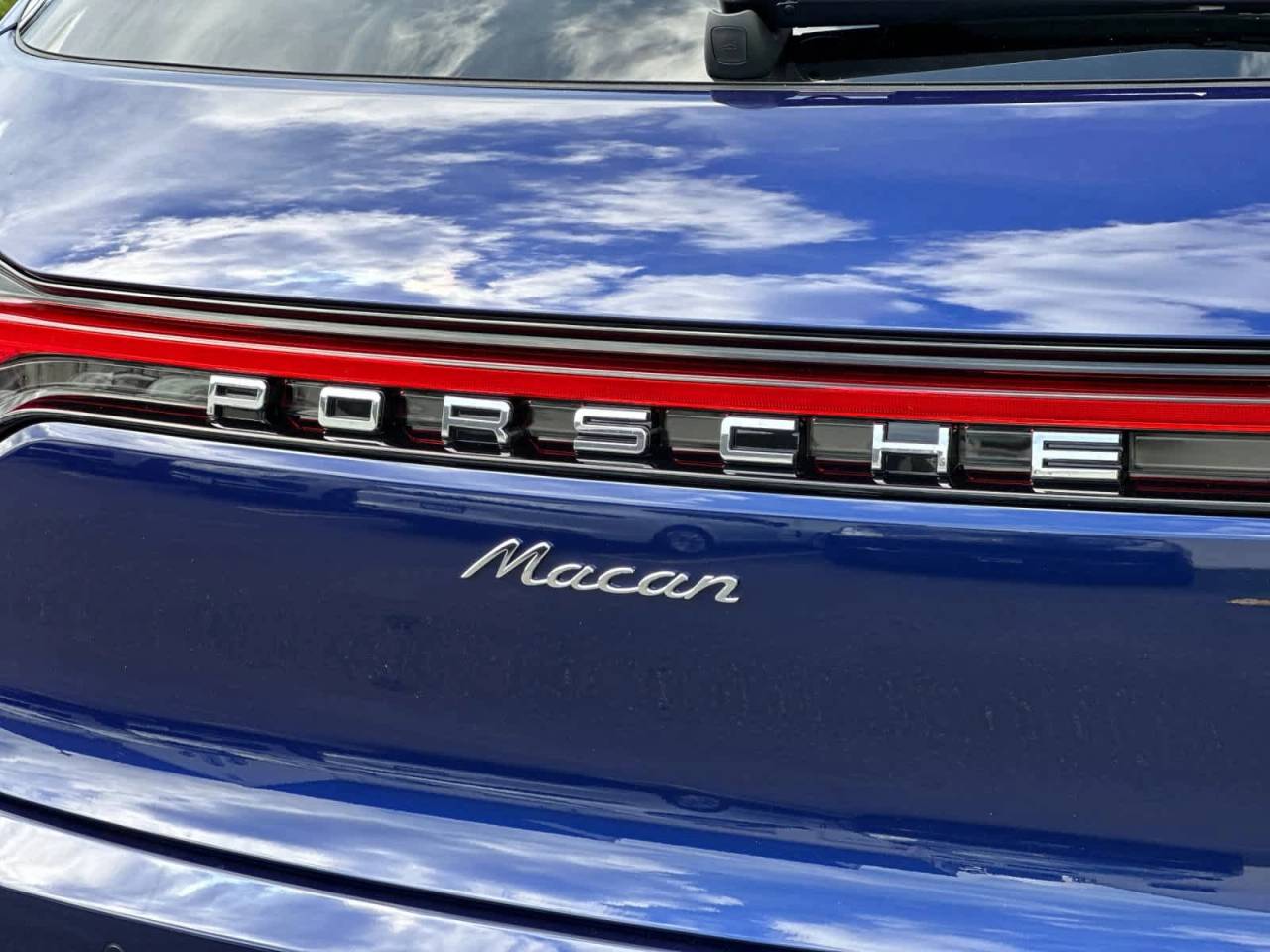 2026 Porsche Macan Base