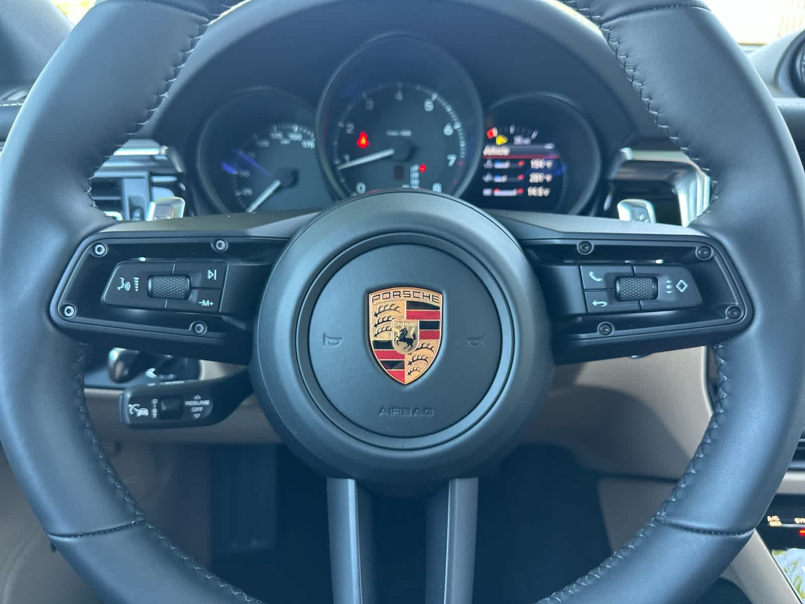 2026 Porsche Macan Base