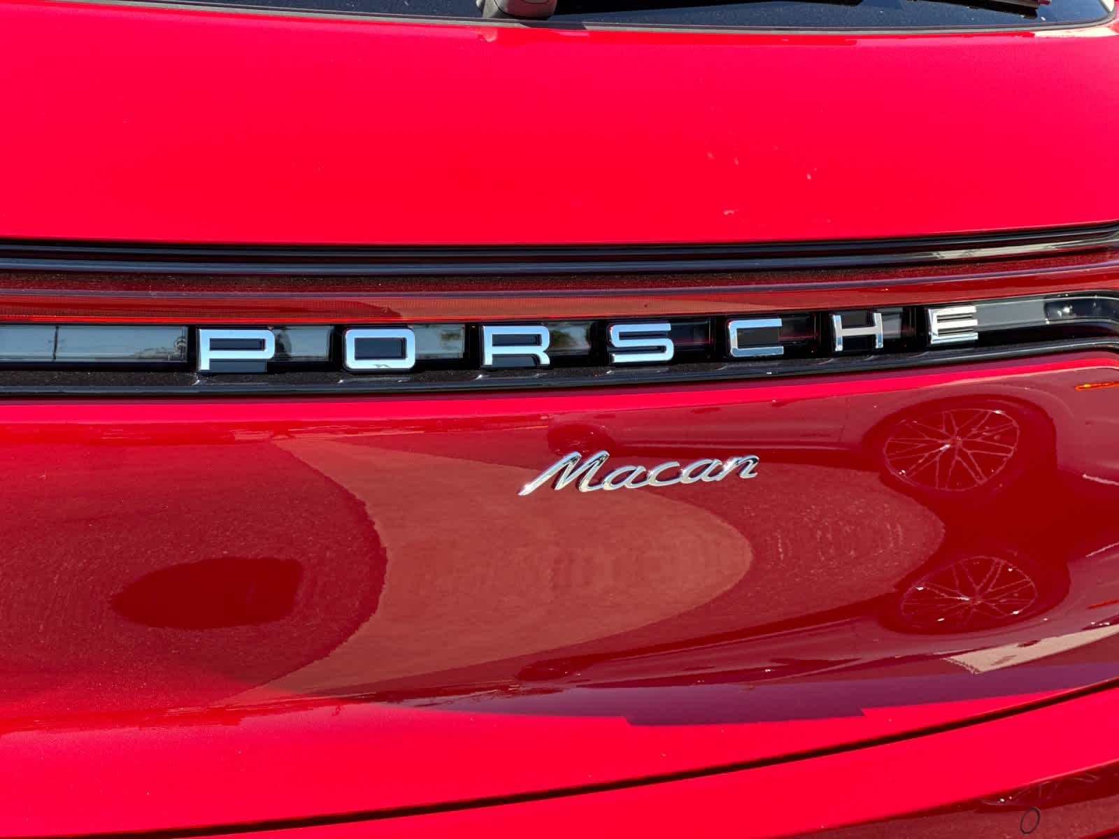 2026 Porsche Macan Base