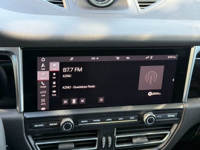 2021 Porsche Macan Macan