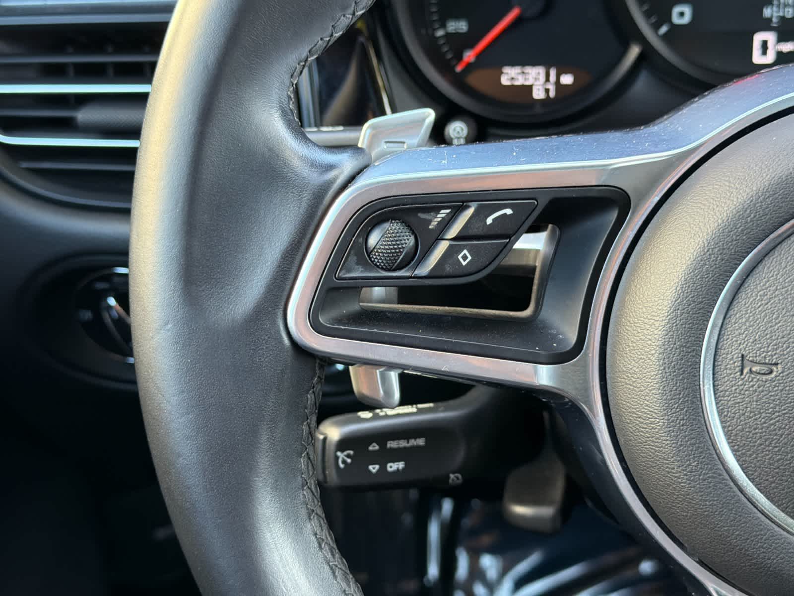 2021 Porsche Macan Macan