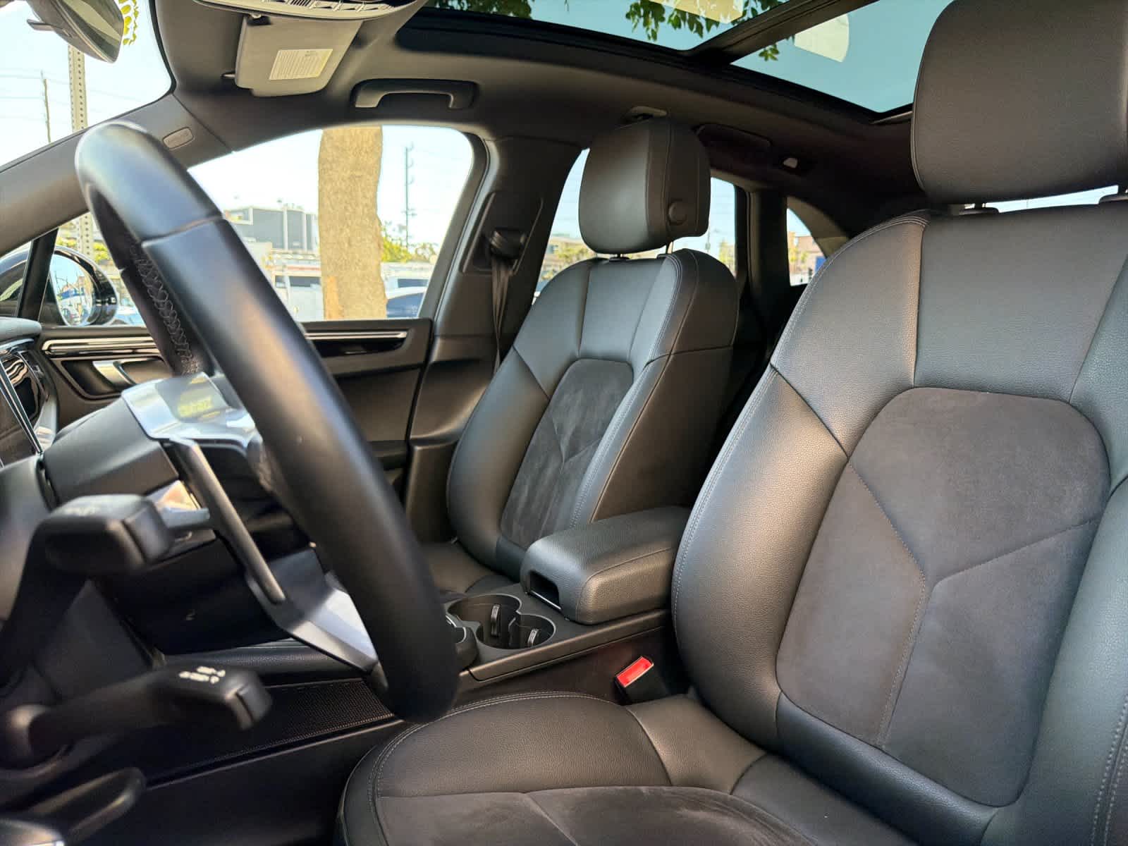 2021 Porsche Macan Macan