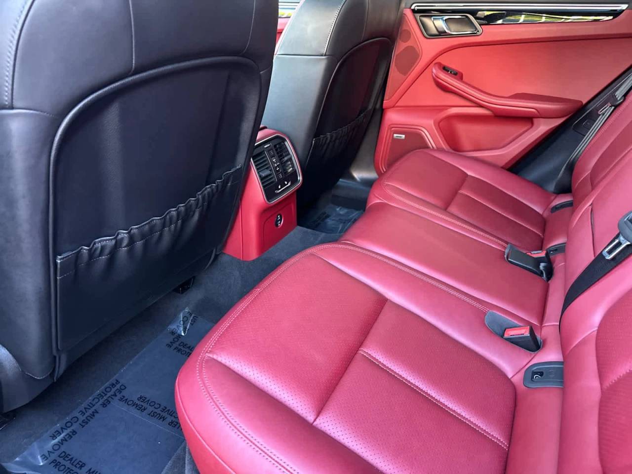 2022 Porsche Macan AWD