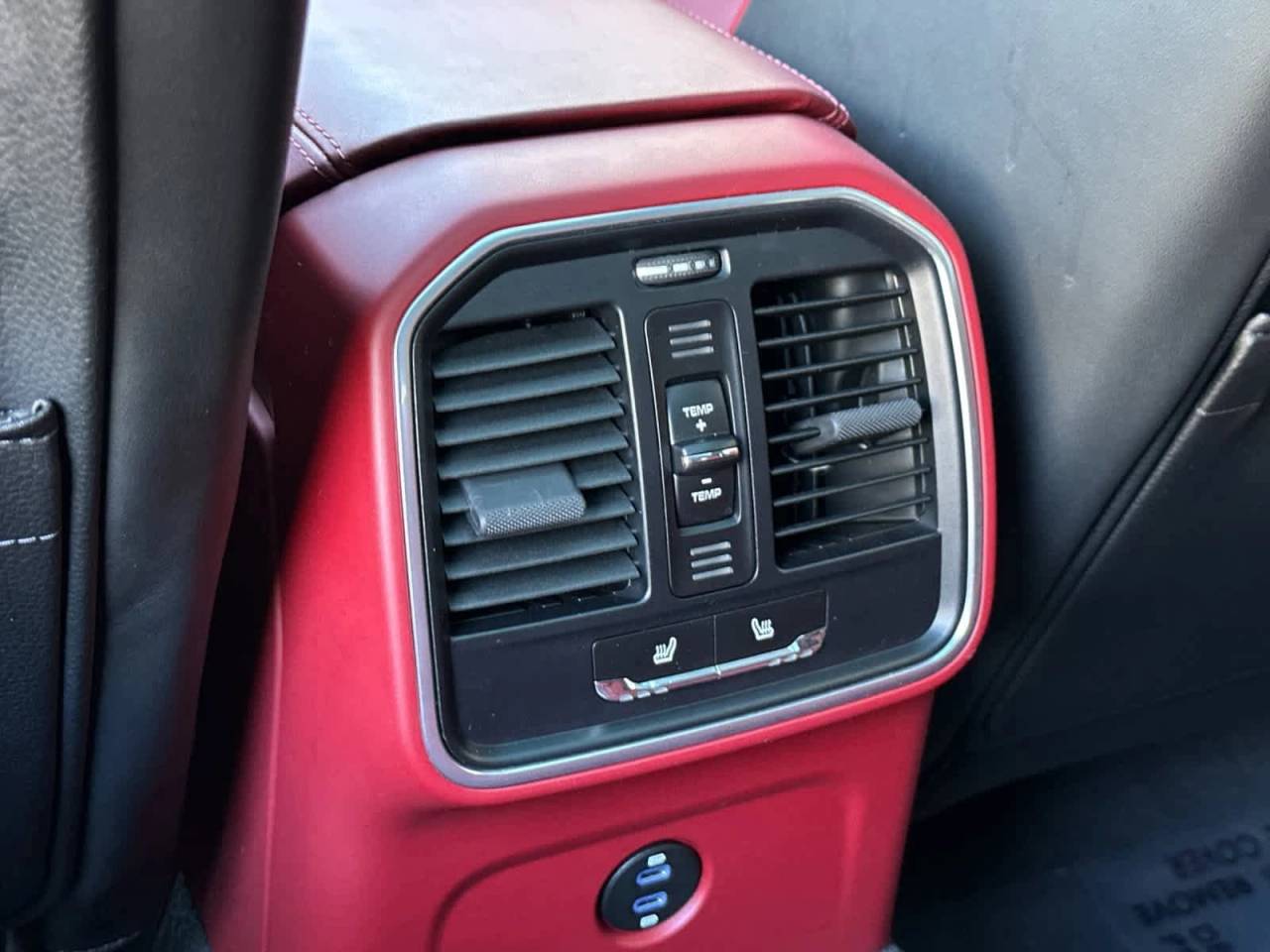 2022 Porsche Macan AWD