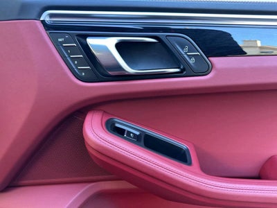 2022 Porsche Macan AWD