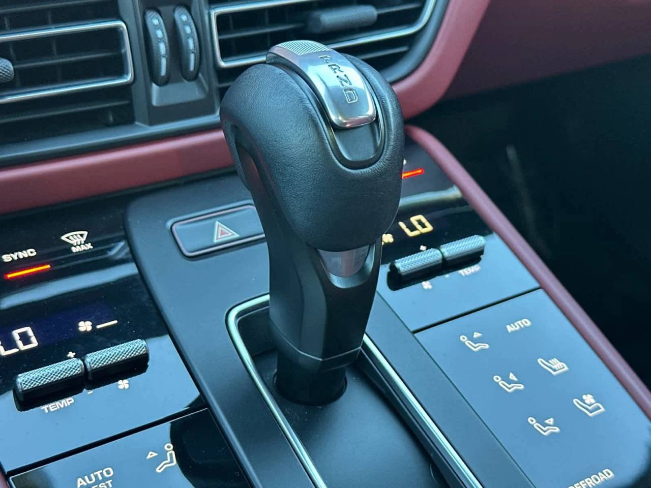 2022 Porsche Macan AWD