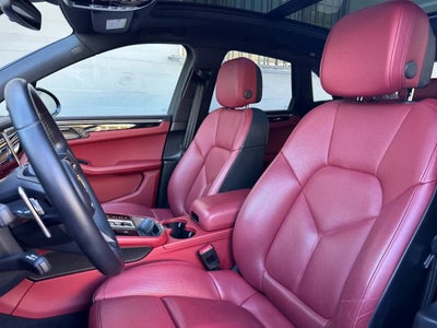 2022 Porsche Macan AWD