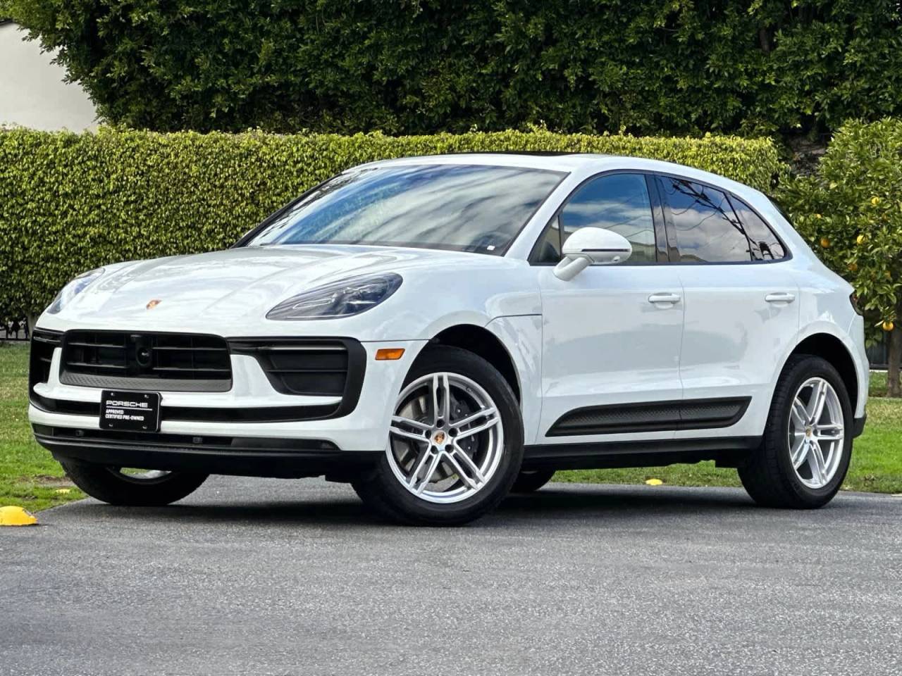 2025 Porsche Macan AWD