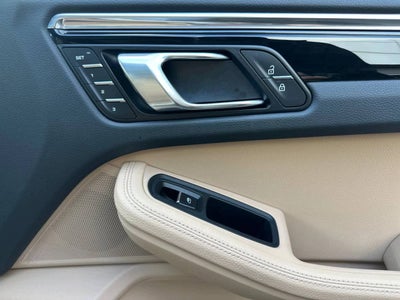 2025 Porsche Macan AWD