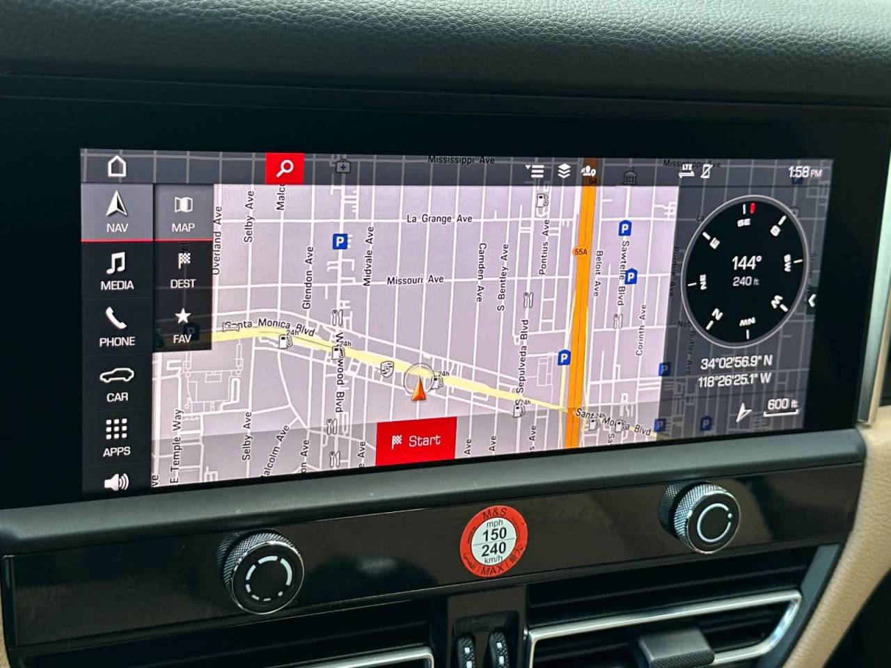 2025 Porsche Macan AWD