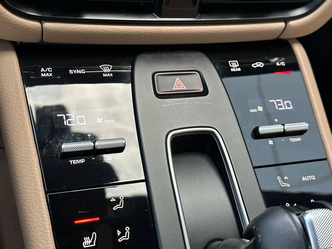 2025 Porsche Macan AWD