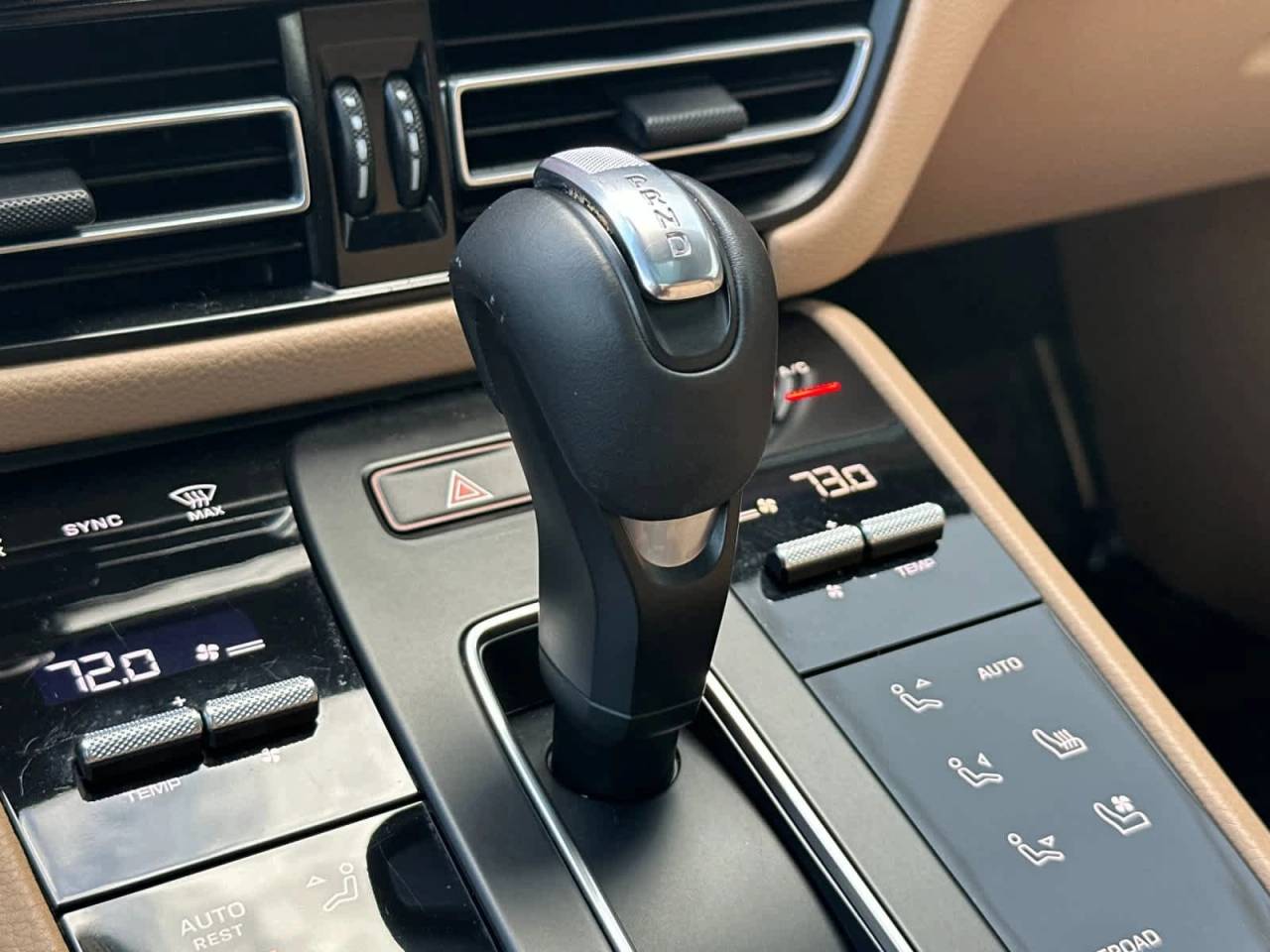 2025 Porsche Macan AWD