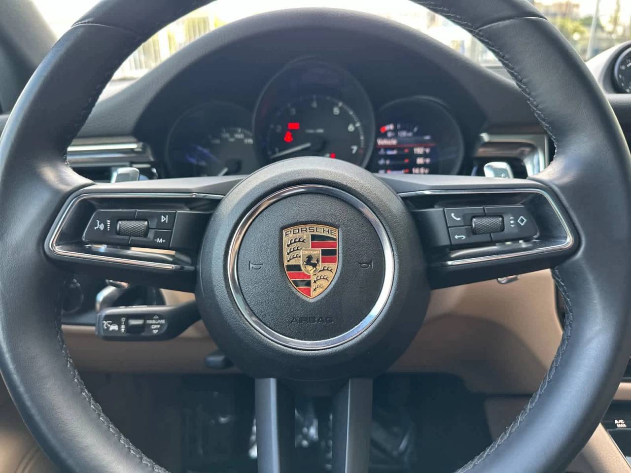 2025 Porsche Macan AWD