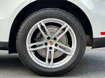 2025 Porsche Macan AWD