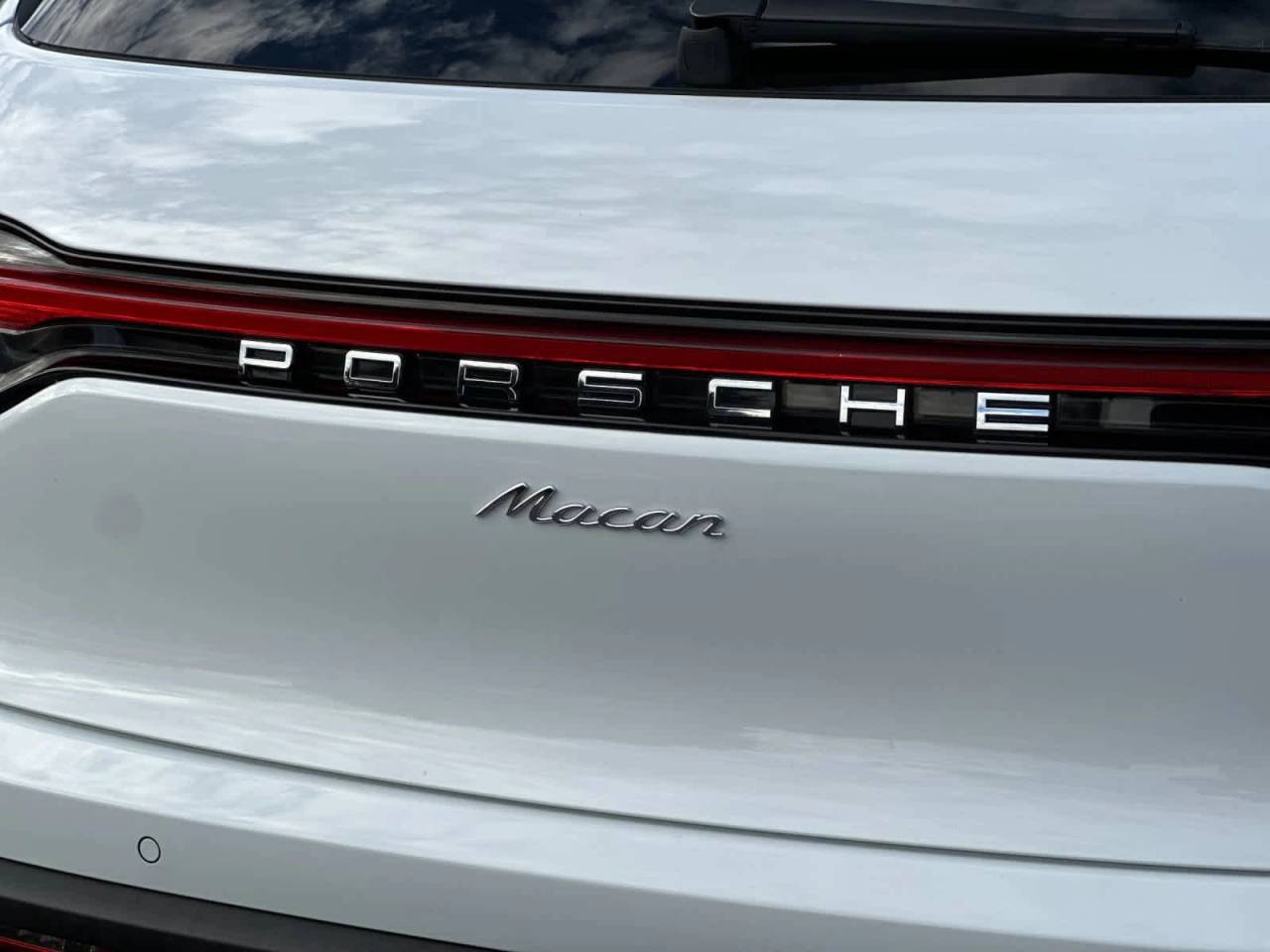 2025 Porsche Macan AWD