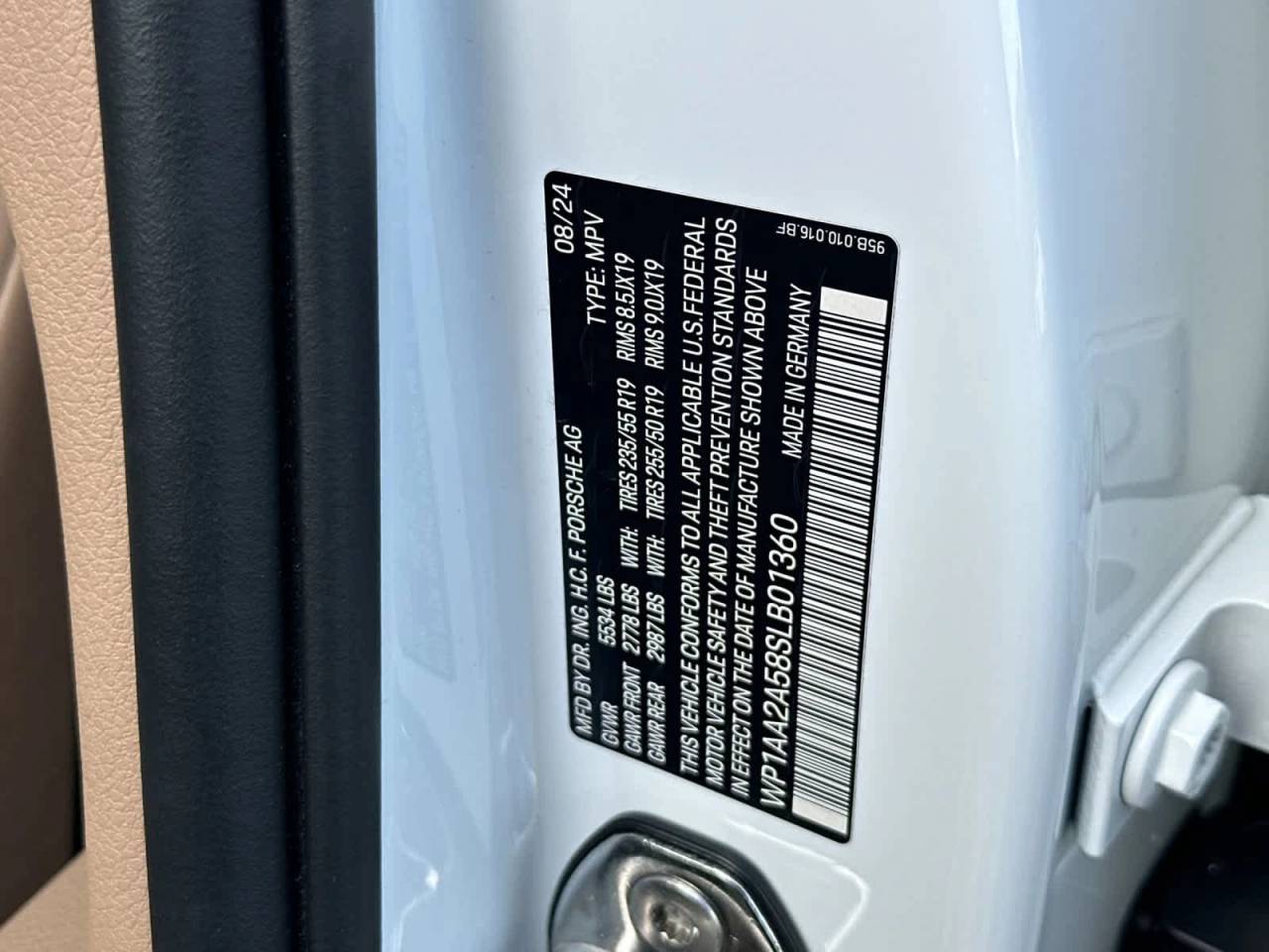 2025 Porsche Macan AWD