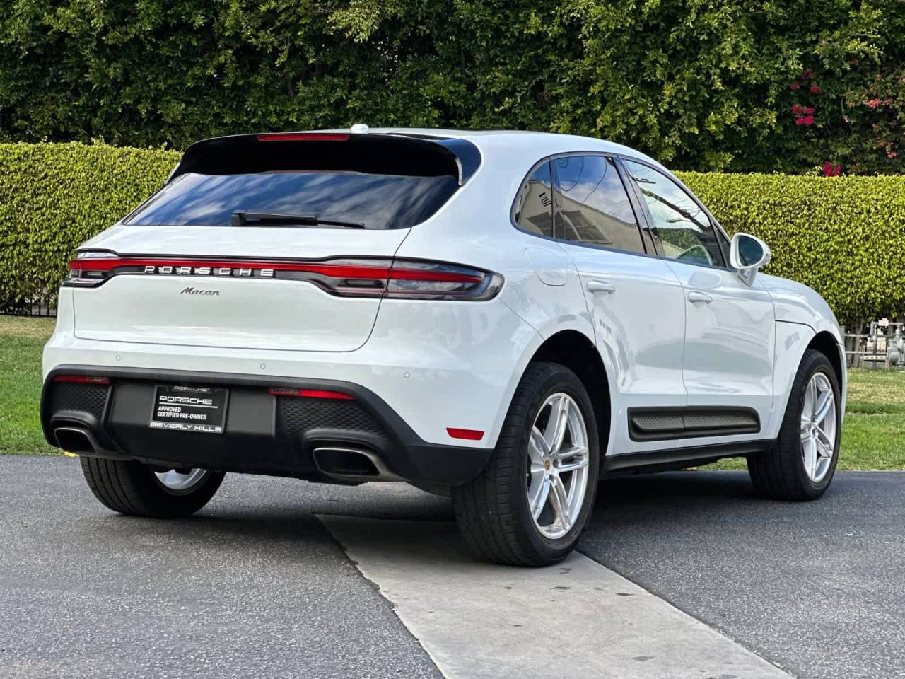 2025 Porsche Macan AWD