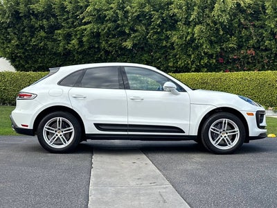 2025 Porsche Macan AWD
