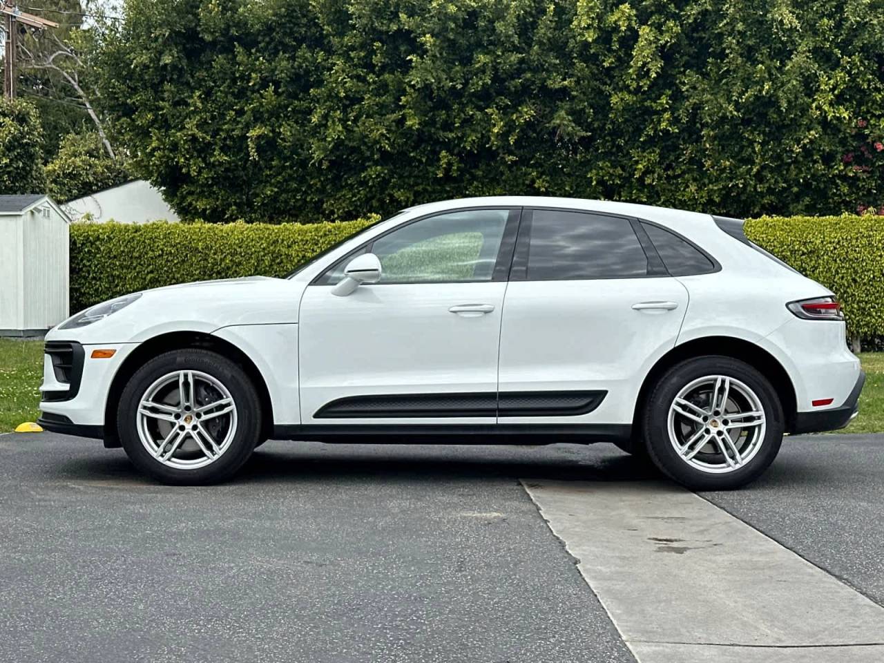 2025 Porsche Macan AWD