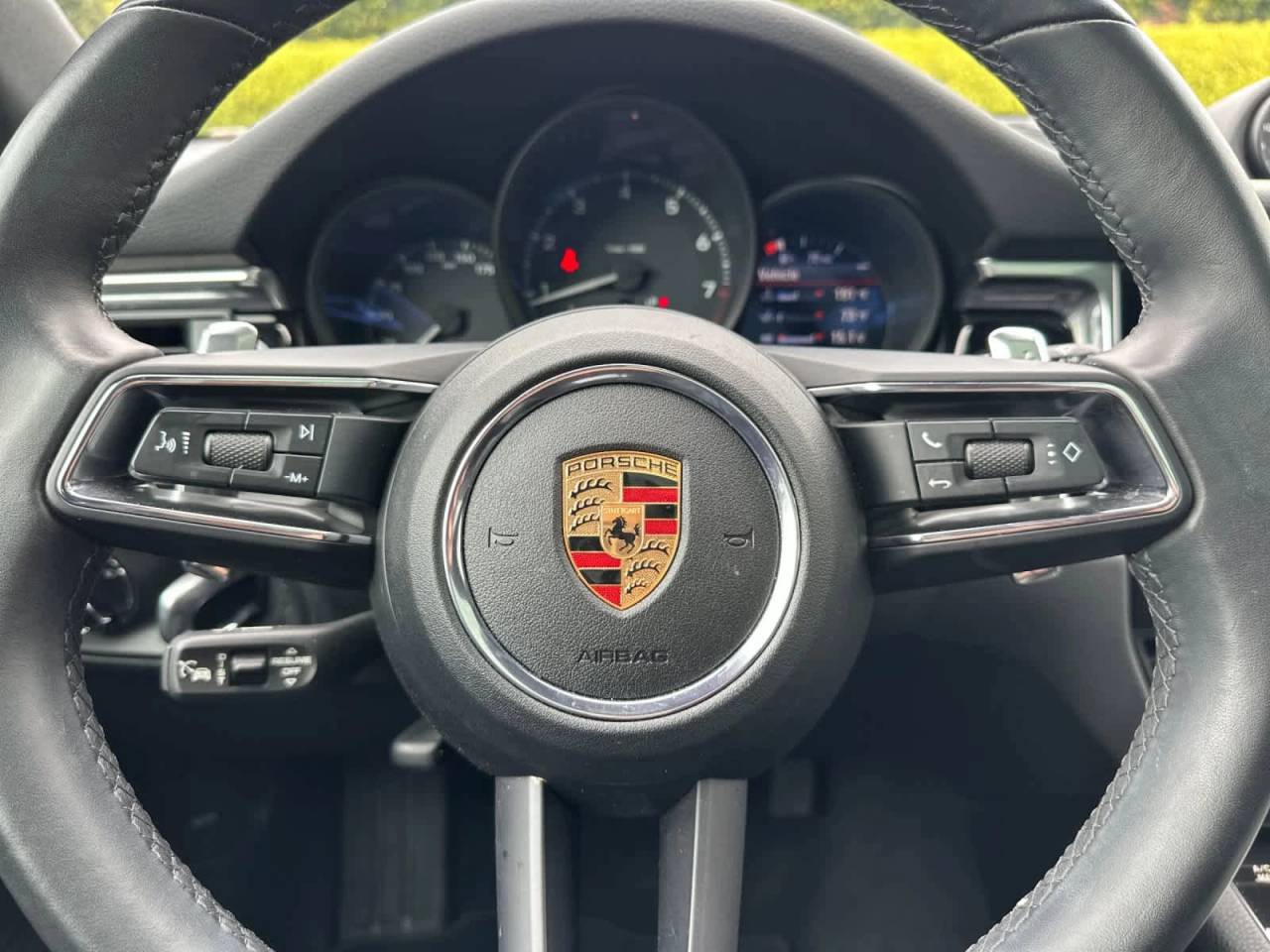 2025 Porsche Macan Base