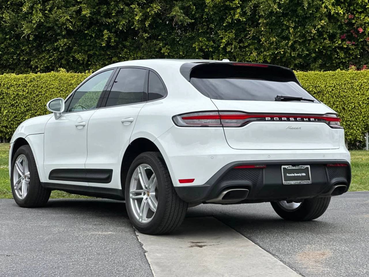 2025 Porsche Macan AWD