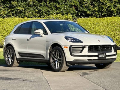 2025 Porsche Macan Base