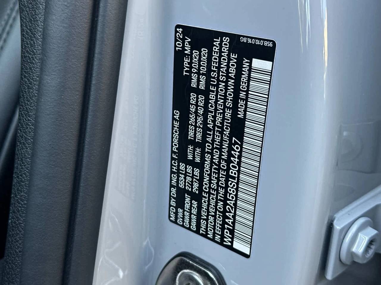 2025 Porsche Macan Base