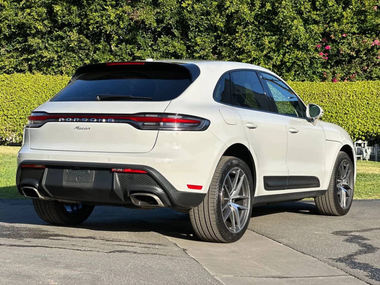 2025 Porsche Macan Base