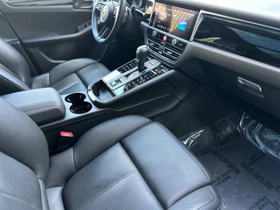 2025 Porsche Macan AWD