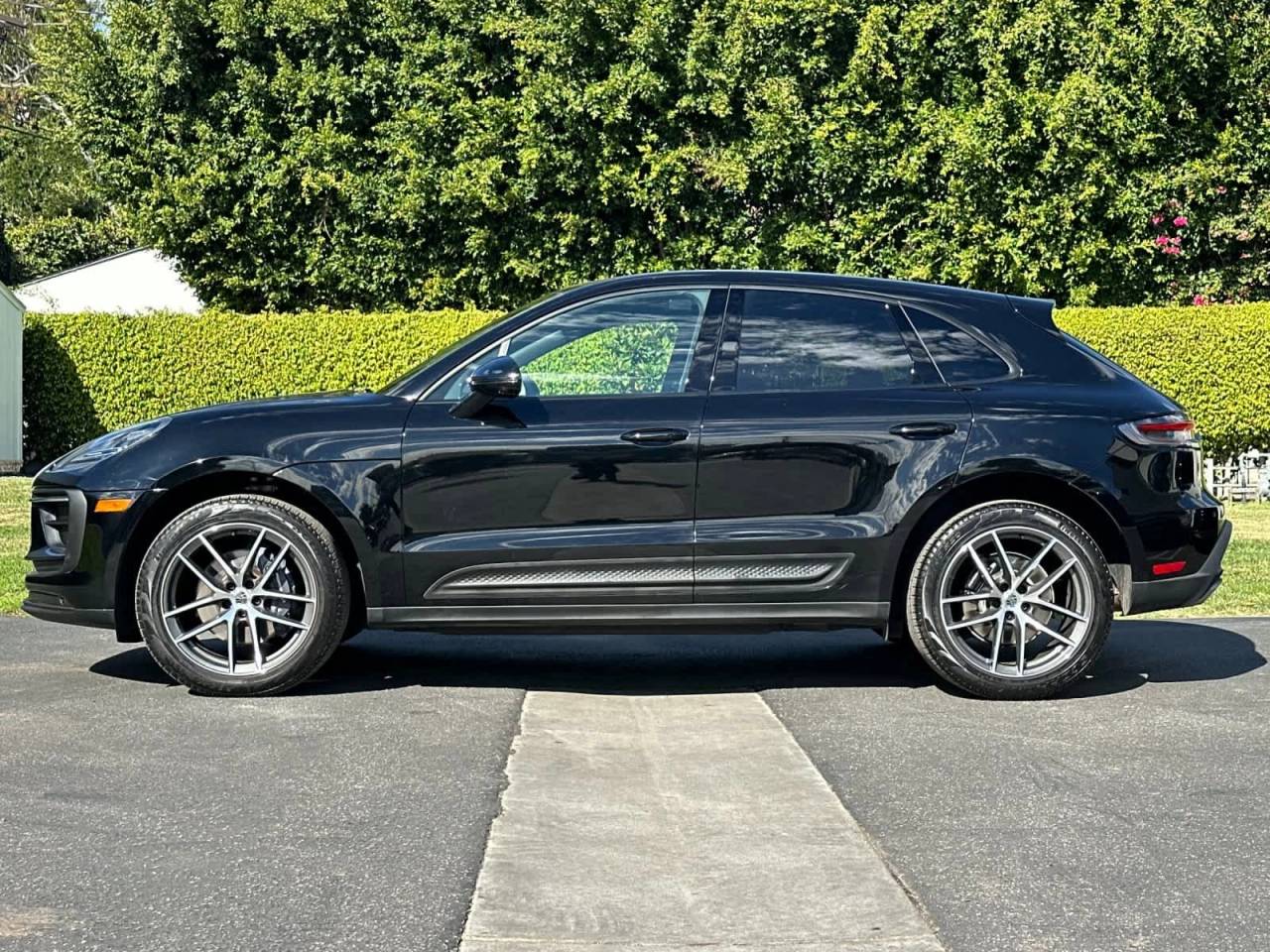 2025 Porsche Macan AWD