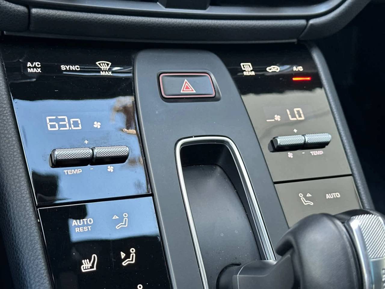 2025 Porsche Macan AWD