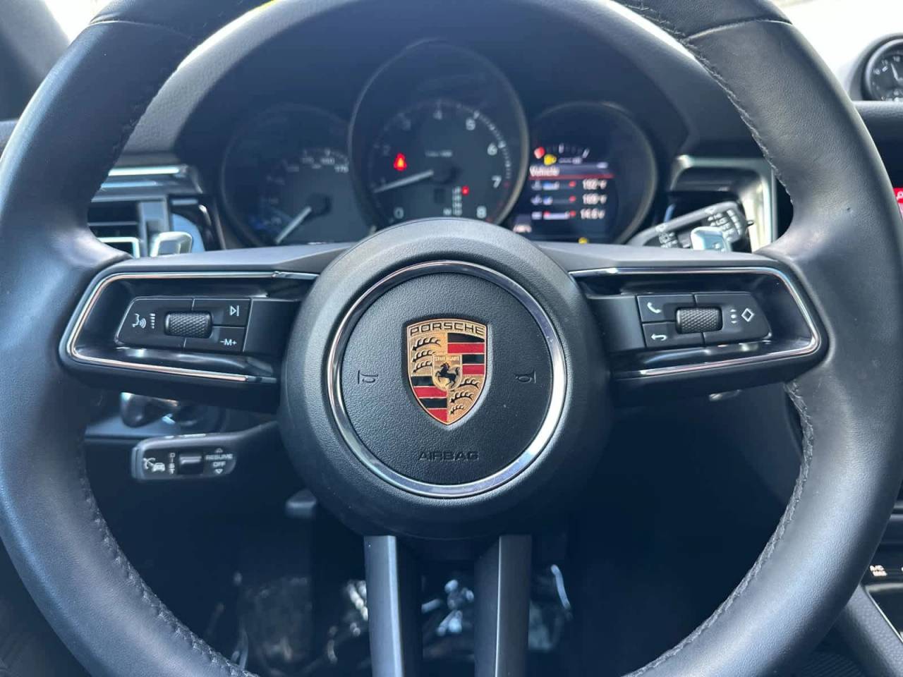 2025 Porsche Macan AWD